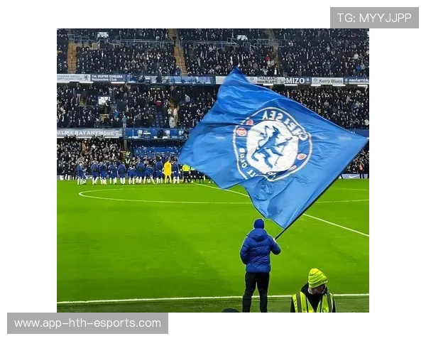 切尔西边后卫攻守兼备表现亮眼，切尔西边前卫